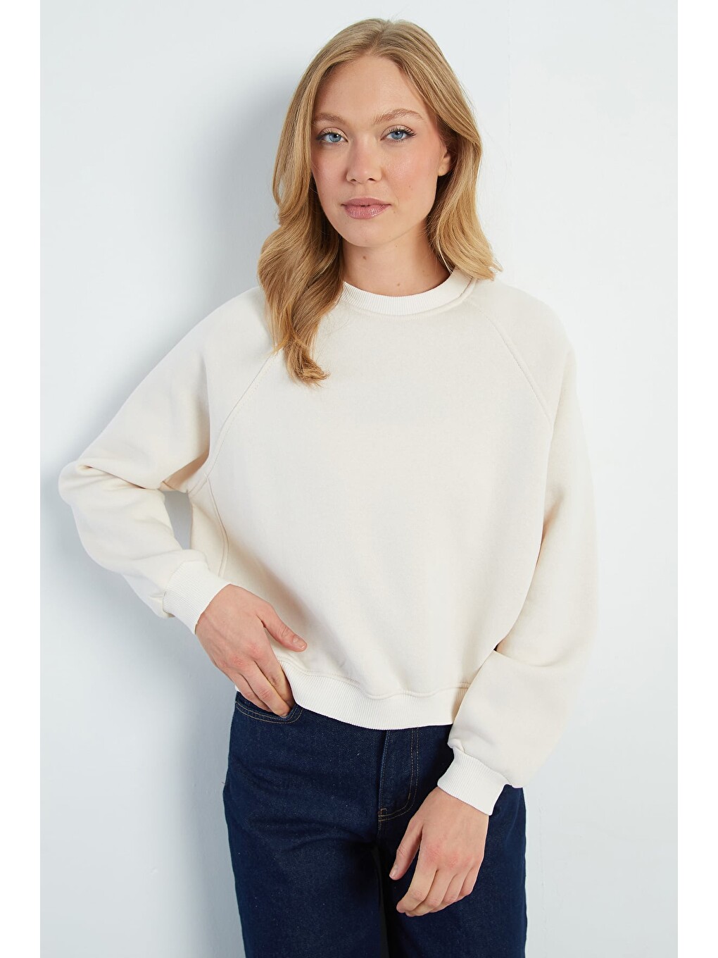 Bej 3 İplik Basic Bisiklet Yaka Oversize Sweatshirt-3