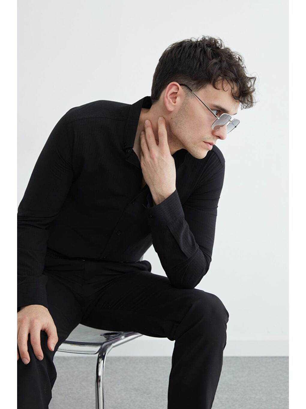 Siyah Çizgili Düğmeli Gömlek-1