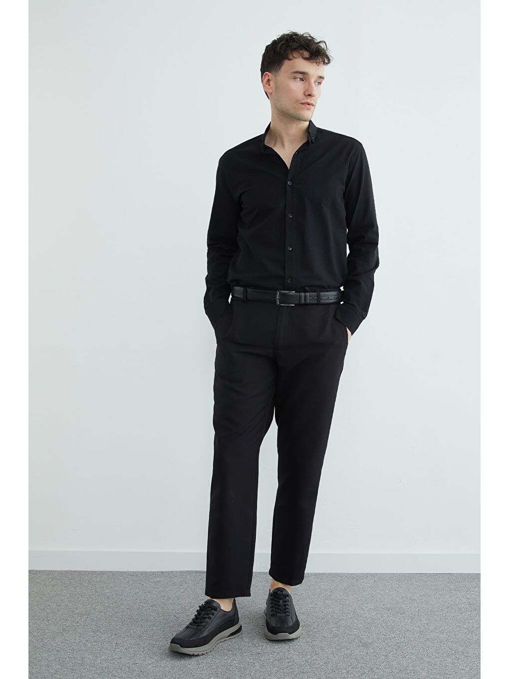 Siyah Çizgili Düğmeli Gömlek-3