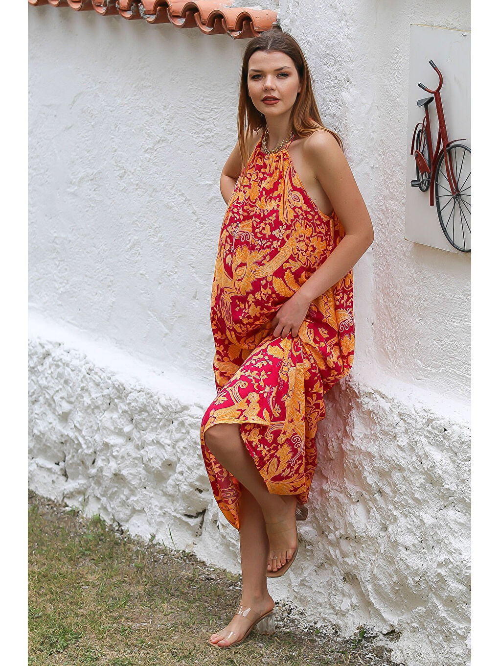 Mercan Kırmızısı Boyundan Bağlamalı Askılı Allover Baskılı Dokuma Long Fit Casual Elbise-1