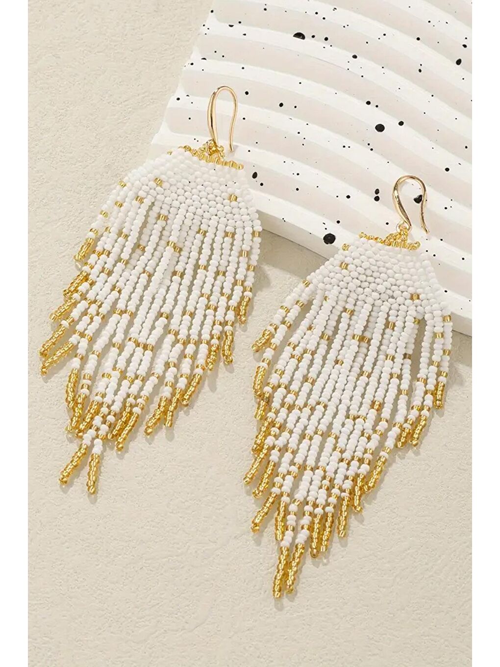 Beyaz Bali Elyapımı Uzun Boncuk Bohem Tarz Küpe-2