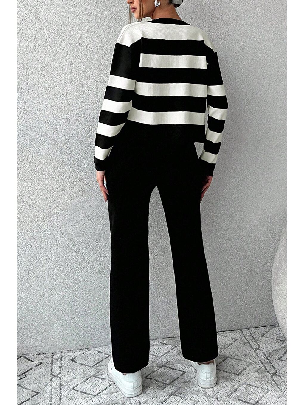 Siyah Kadın Renk Bloklu Ön Düğmeli Triko Hırka Pantolon İkili Takım-1