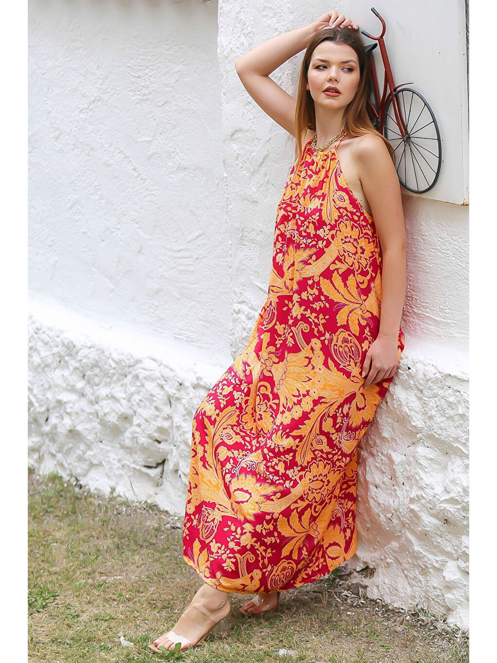 Mercan Kırmızısı Boyundan Bağlamalı Askılı Allover Baskılı Dokuma Long Fit Casual Elbise-2