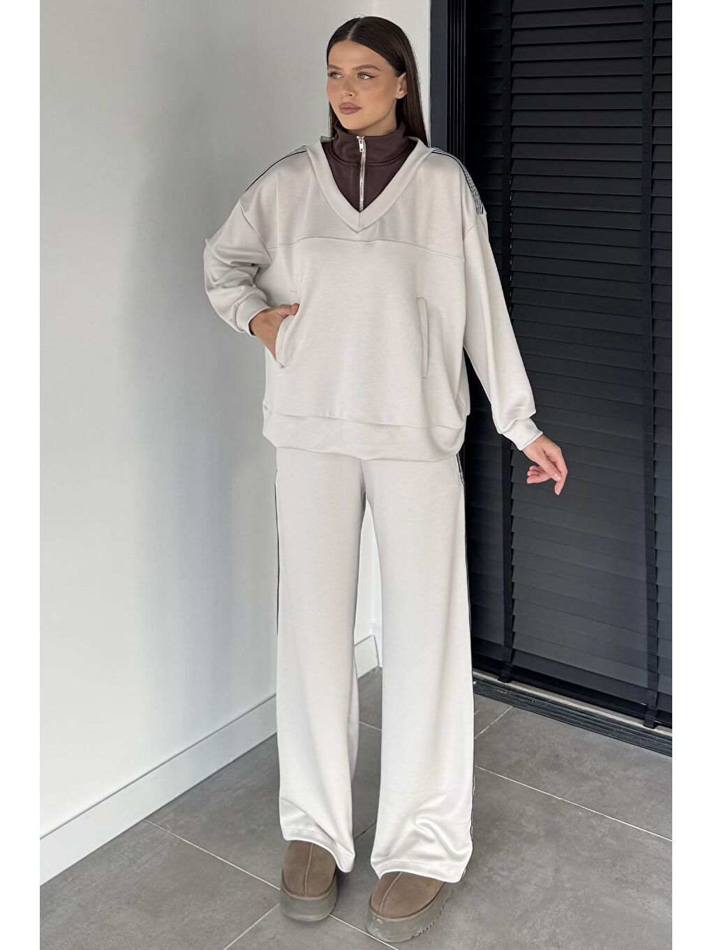 Bej Kadın Dik Yaka Yarım Fermuarlı Sweat Bel Lastikli Palazzo Pantolon İkili Takım