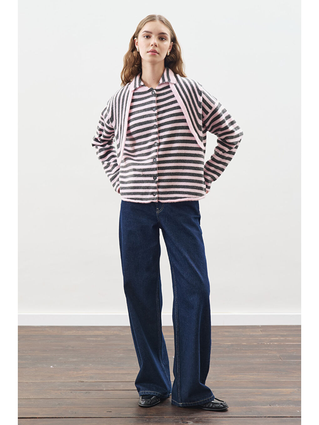 Atkı Detaylı Çizgili Hırka Pembe-2