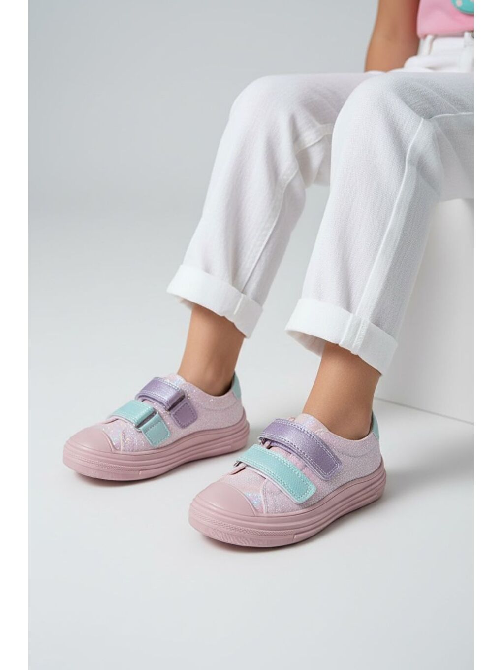 Pembe ORTOPEDİK KIZ ÇOCUK SİMLİ GÜNLÜK AYAKKABI