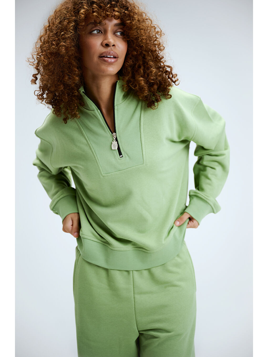 Kadın Timeless Fermuarlı Fıstık Yeşili Sweatshirt-1