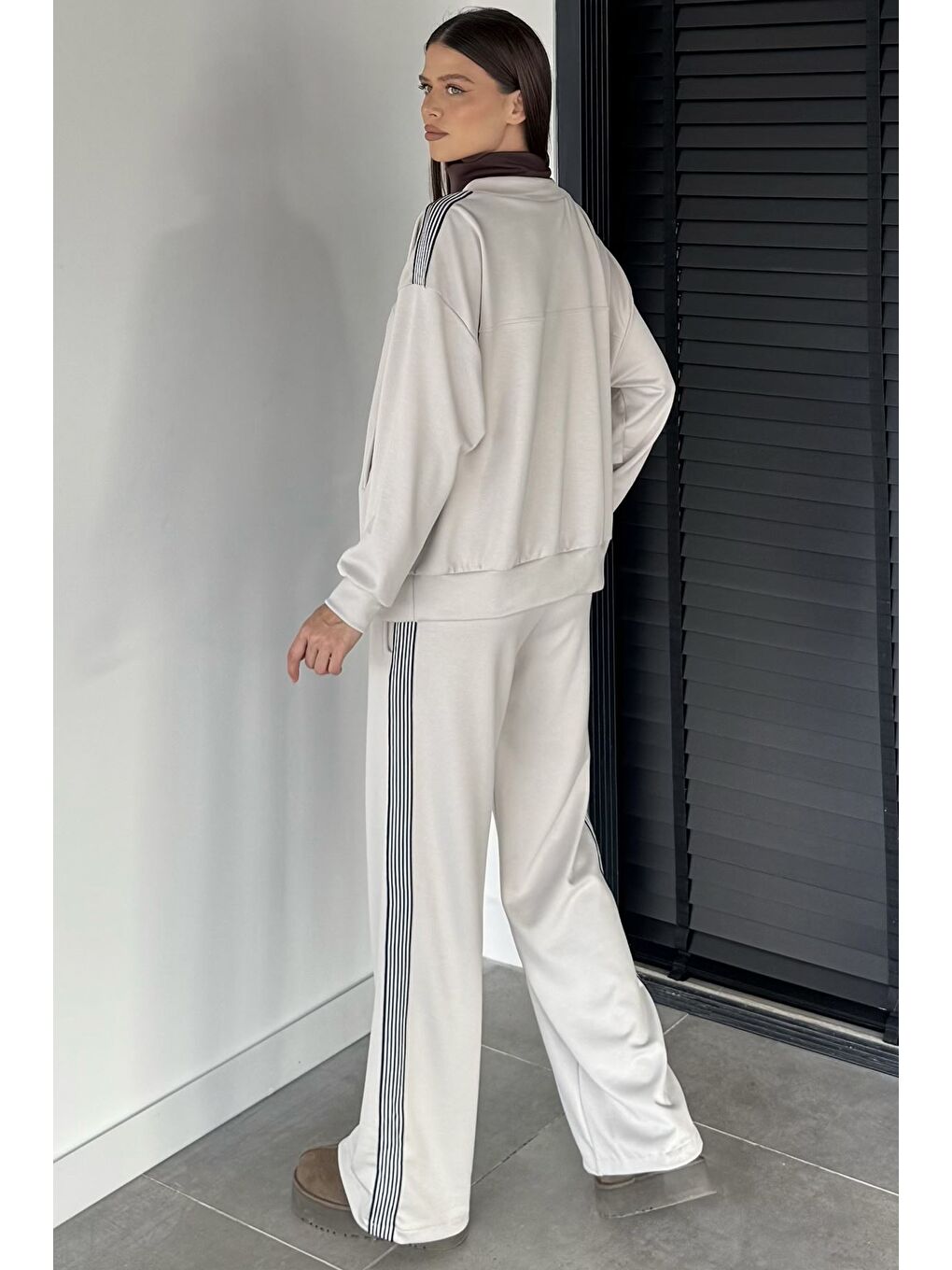 Bej Kadın Dik Yaka Yarım Fermuarlı Sweat Bel Lastikli Palazzo Pantolon İkili Takım-3