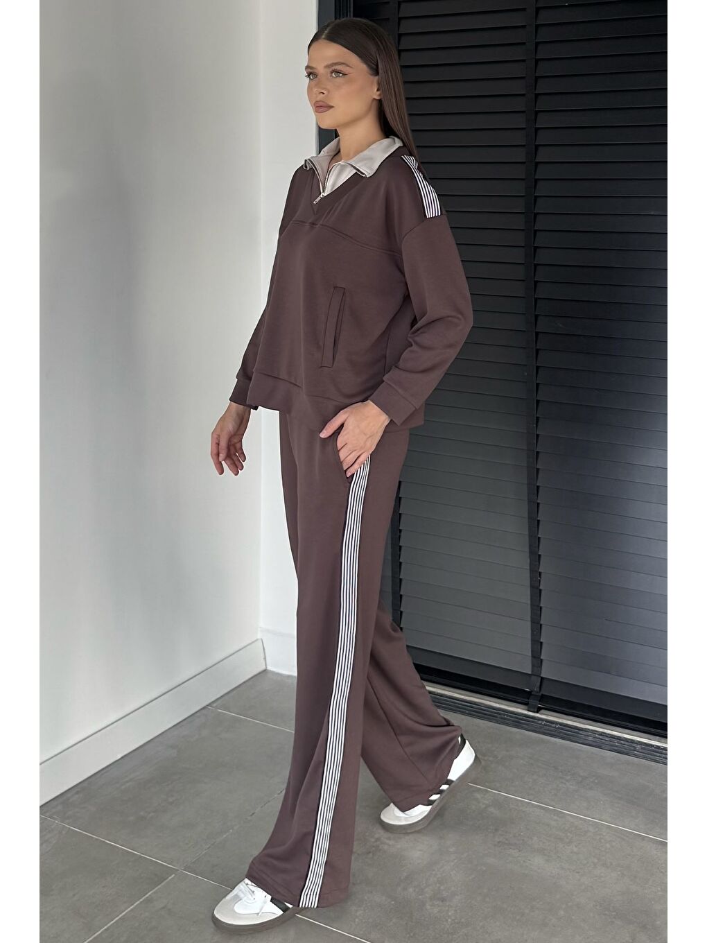 Kahverengi Kadın Dik Yaka Yarım Fermuarlı Sweat Bel Lastikli Palazzo Pantolon İkili Takım
