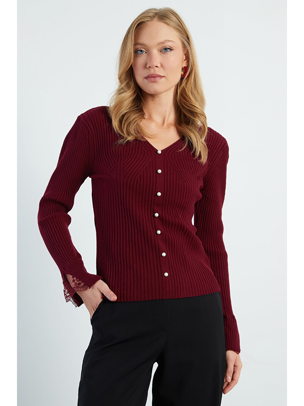 Bordo Dantelli İnci Detaylı V Yaka Slim Fit Triko Bluz