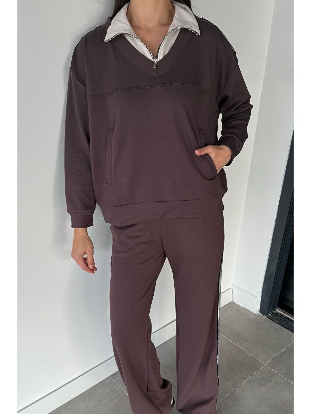 Kahverengi Kadın Dik Yaka Yarım Fermuarlı Sweat Bel Lastikli Palazzo Pantolon İkili Takım-1