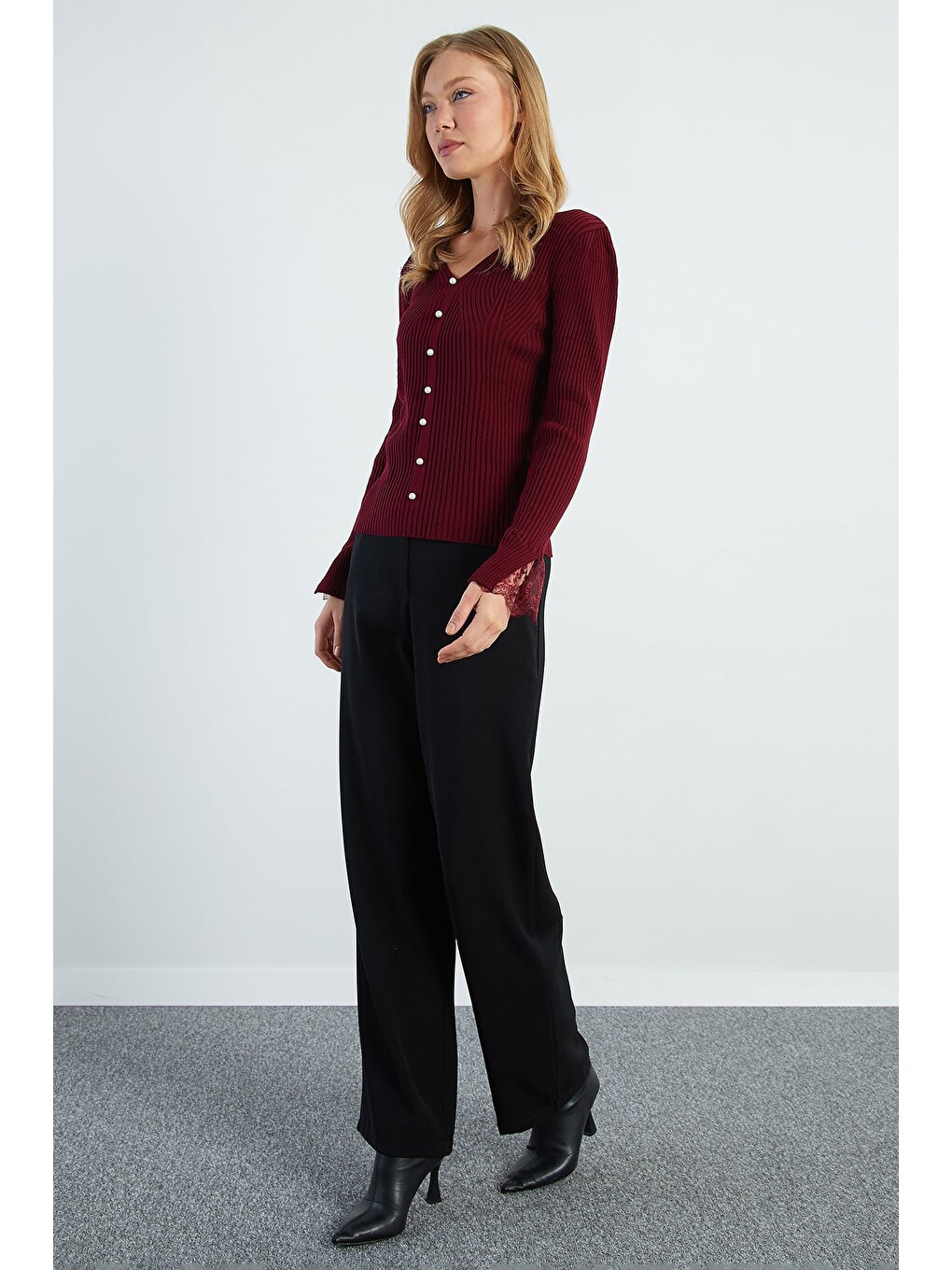 Bordo Dantelli İnci Detaylı V Yaka Slim Fit Triko Bluz-2