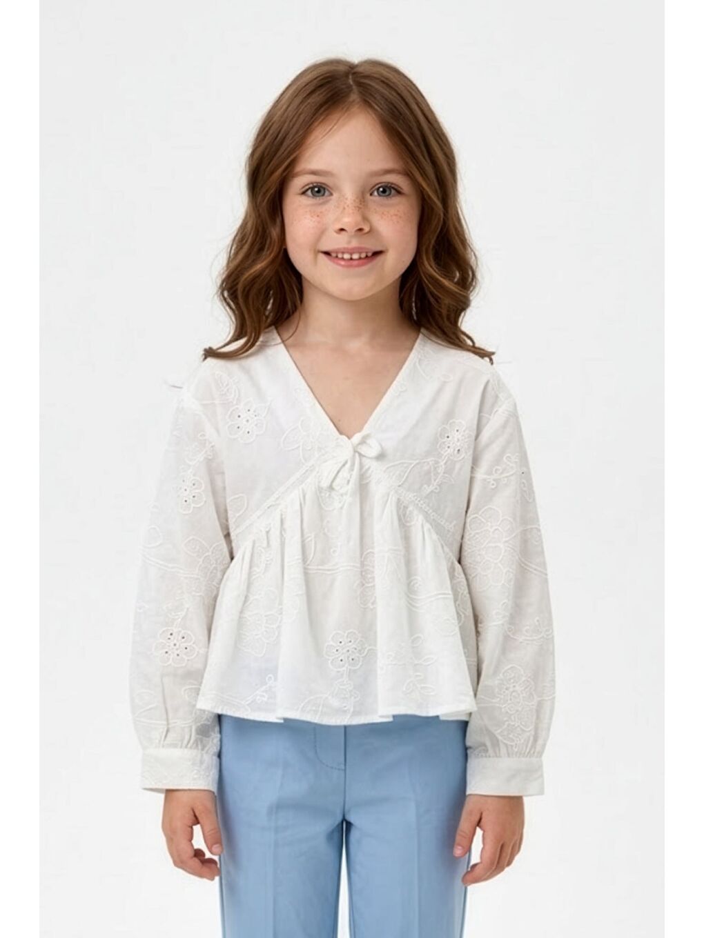Beyaz Brode Detaylı V Yaka Kız Çocuk Bluz