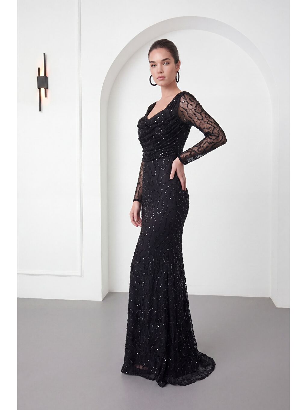Kadın Siyah Uzun Kol Boncuklu Abiye Elbise