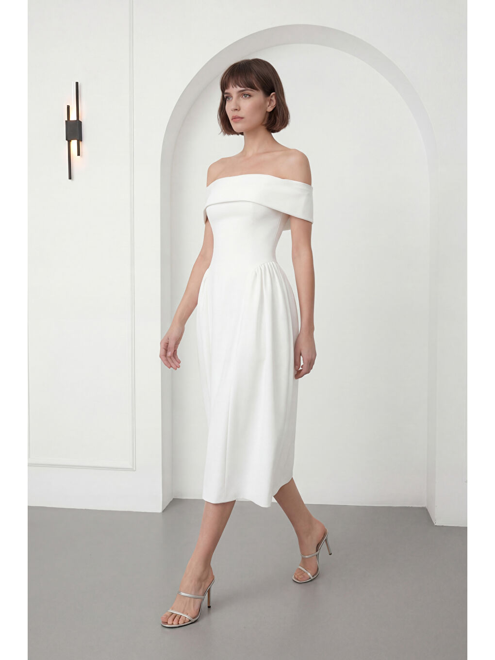 Kadın Beyaz Kayık Yaka Midi Davet Elbisesi
