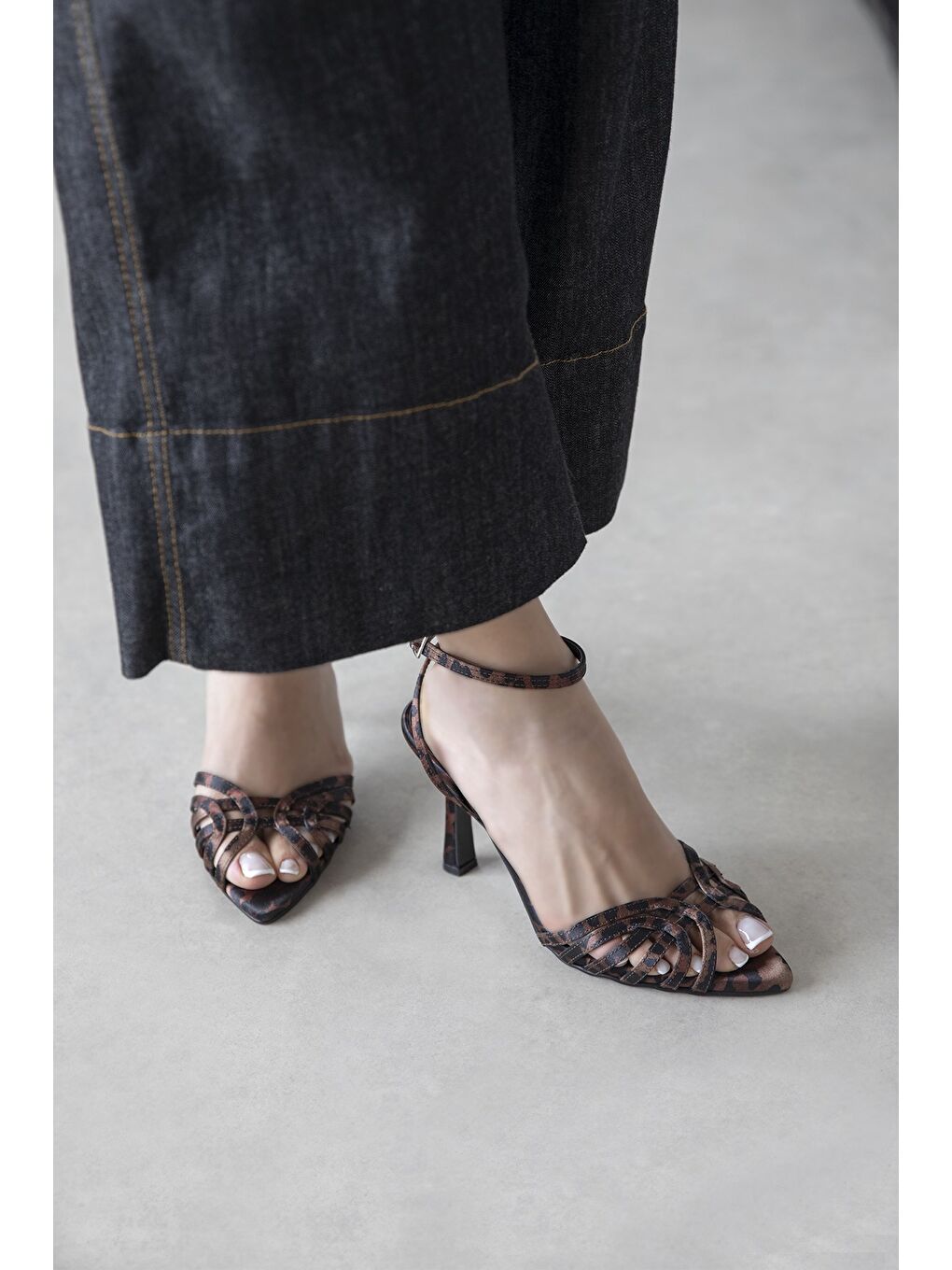 Kahverengi Cielo Kadın Topuklu Saten Sandalet Leopar-1