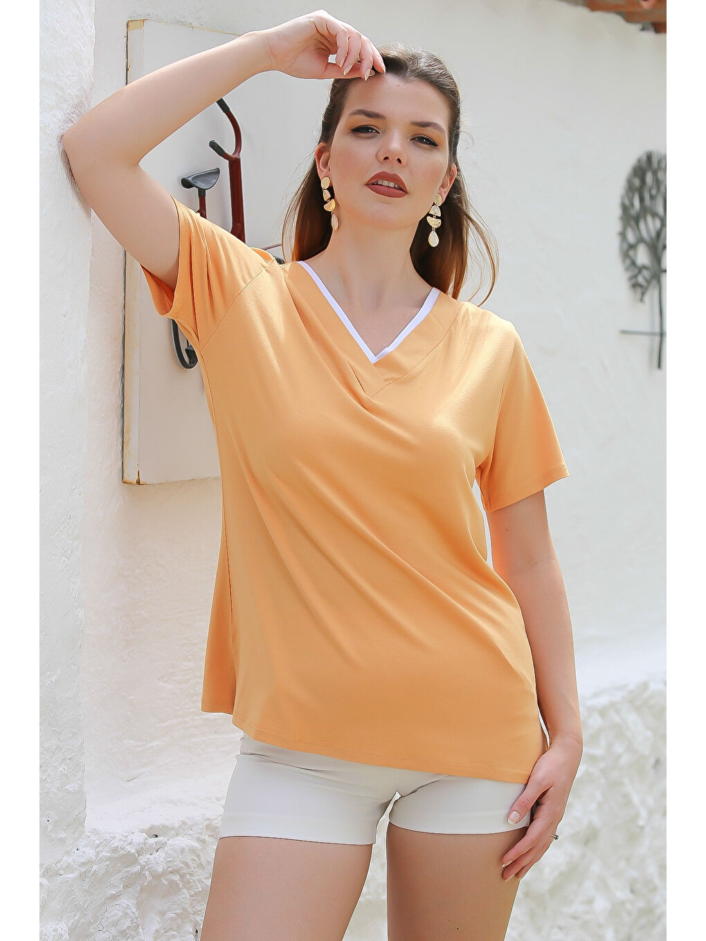 Turuncu Kayısı Rengi V Yaka Kısa Kol Örme Garnili Örme Casual T-Shirt