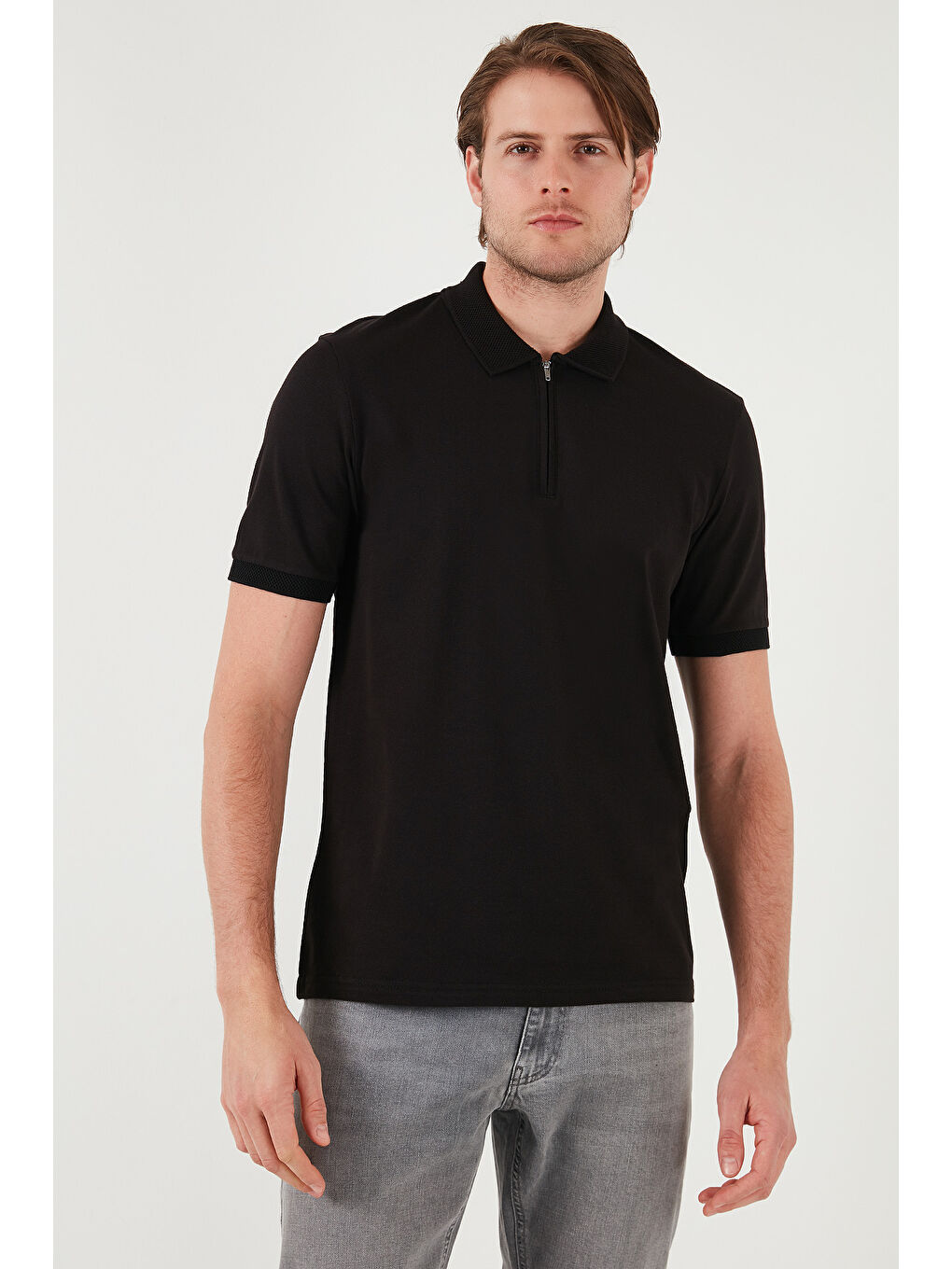 Siyah Pamuklu Regular Fit Yarım Fermuarlı Erkek Polo Yaka Tişört 5901029-4