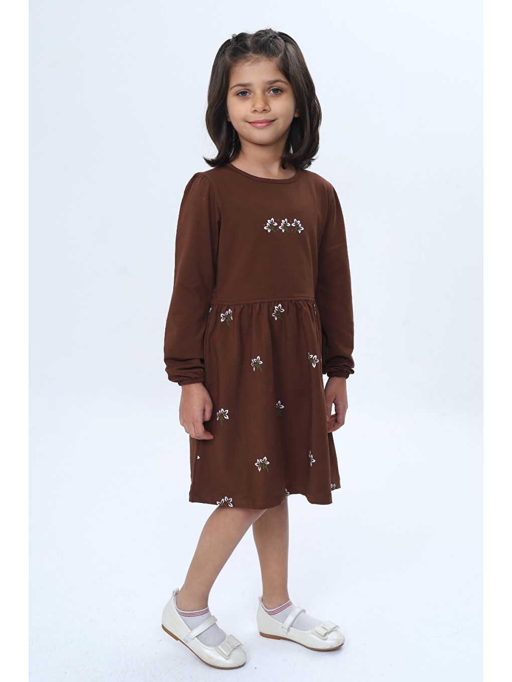 Kahverengi Kız Çocuk Relax Fit Bisiklet Yaka Uzun Kollu Baskılı Elbise-1