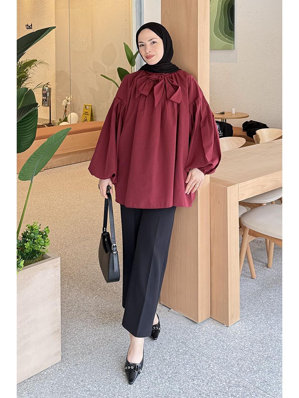 Yaka Fular Detaylı Gömlek Bordo