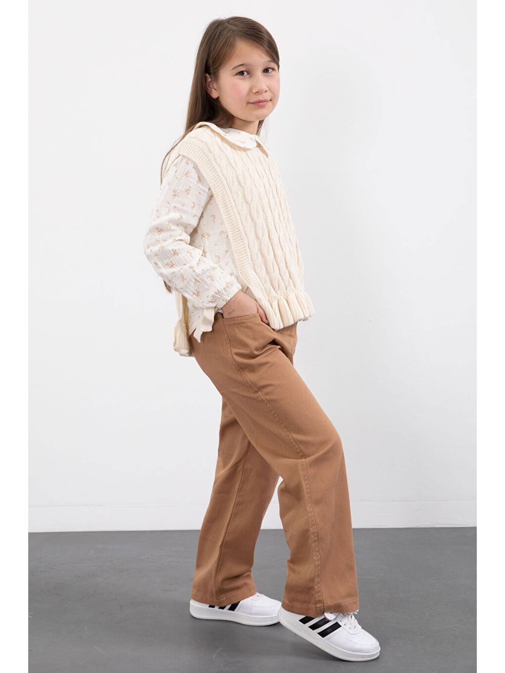 Bej Örgü Süveterli Desenli Müslin Gömlekli Kız Çocuk 3lü Takım 20680-2