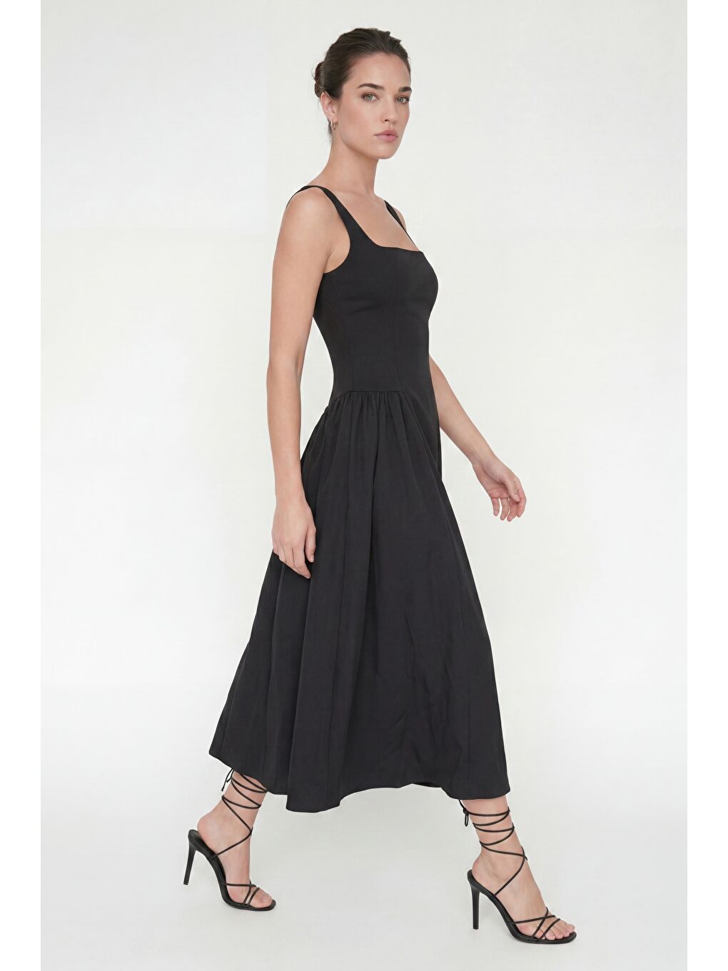 Kadın Siyah Askılı Kare Yaka Midi Davet Elbisesi-1