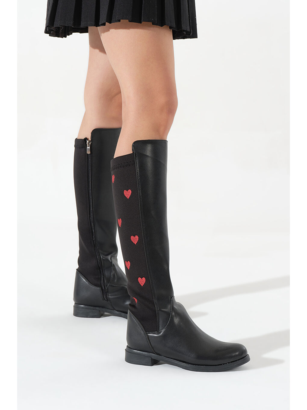 Kadın Siyah Termo Taban Arkası Strec Kalpli Fermuarlı Çizme-1
