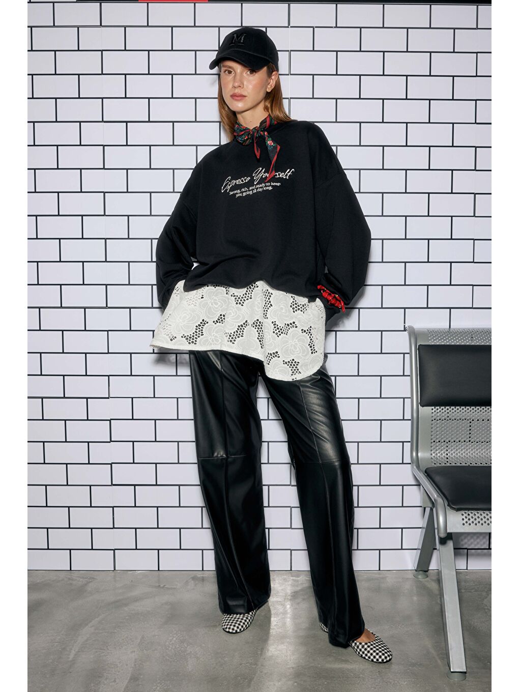 Nakışlı Sweatshirt Siyah-1