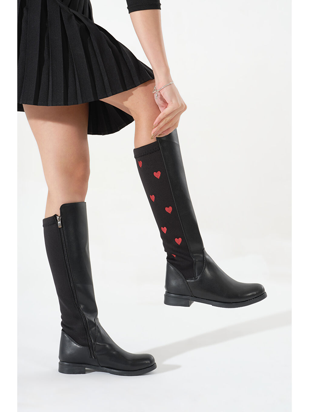 Kadın Siyah Termo Taban Arkası Strec Kalpli Fermuarlı Çizme-2
