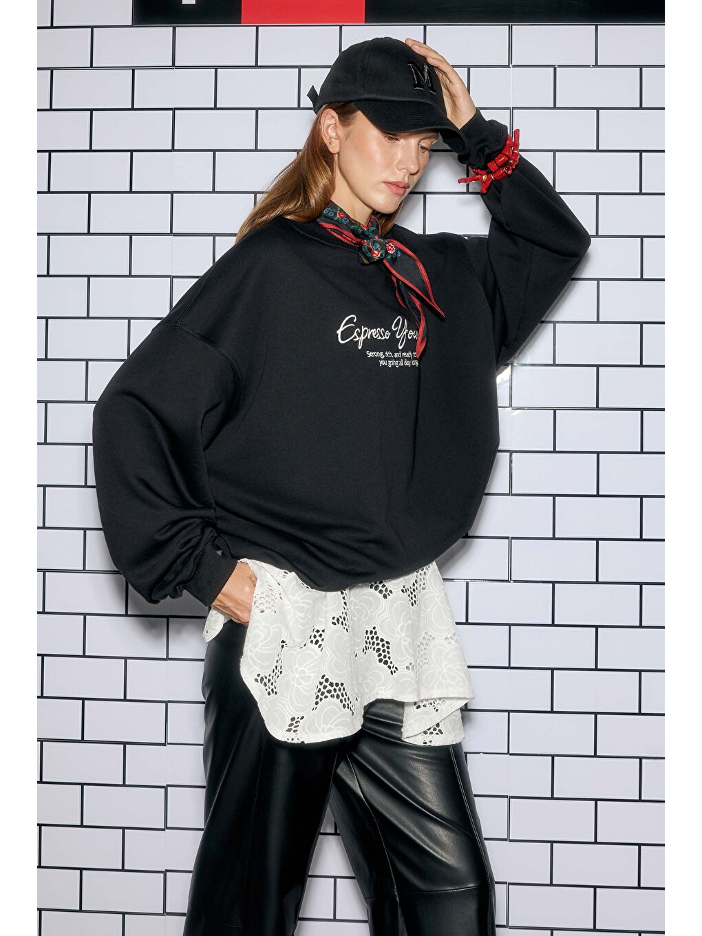 Nakışlı Sweatshirt Siyah-4