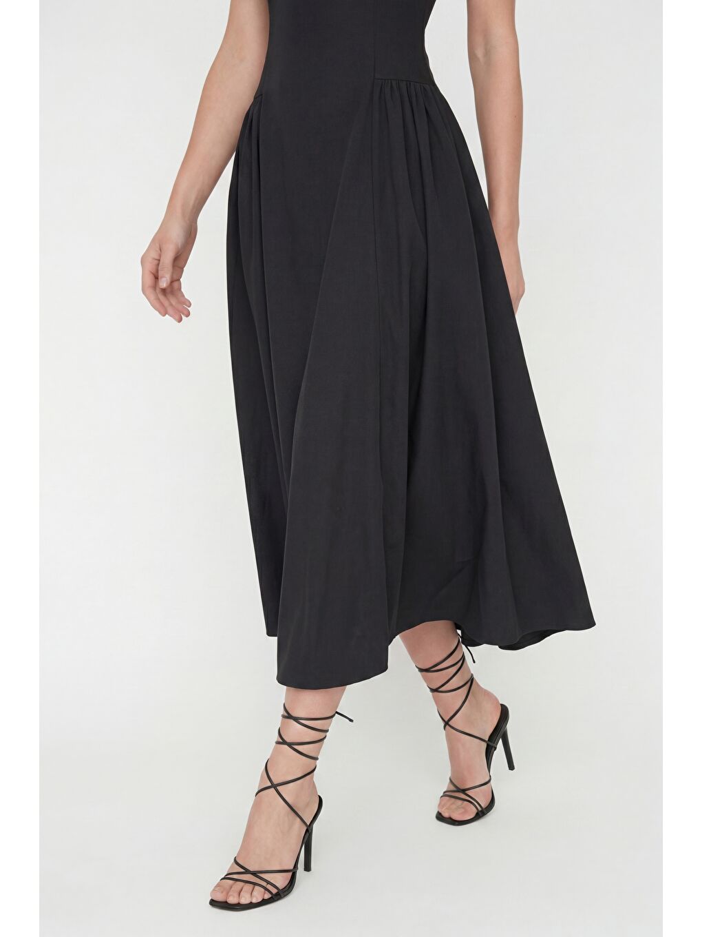 Kadın Siyah Askılı Kare Yaka Midi Davet Elbisesi-3