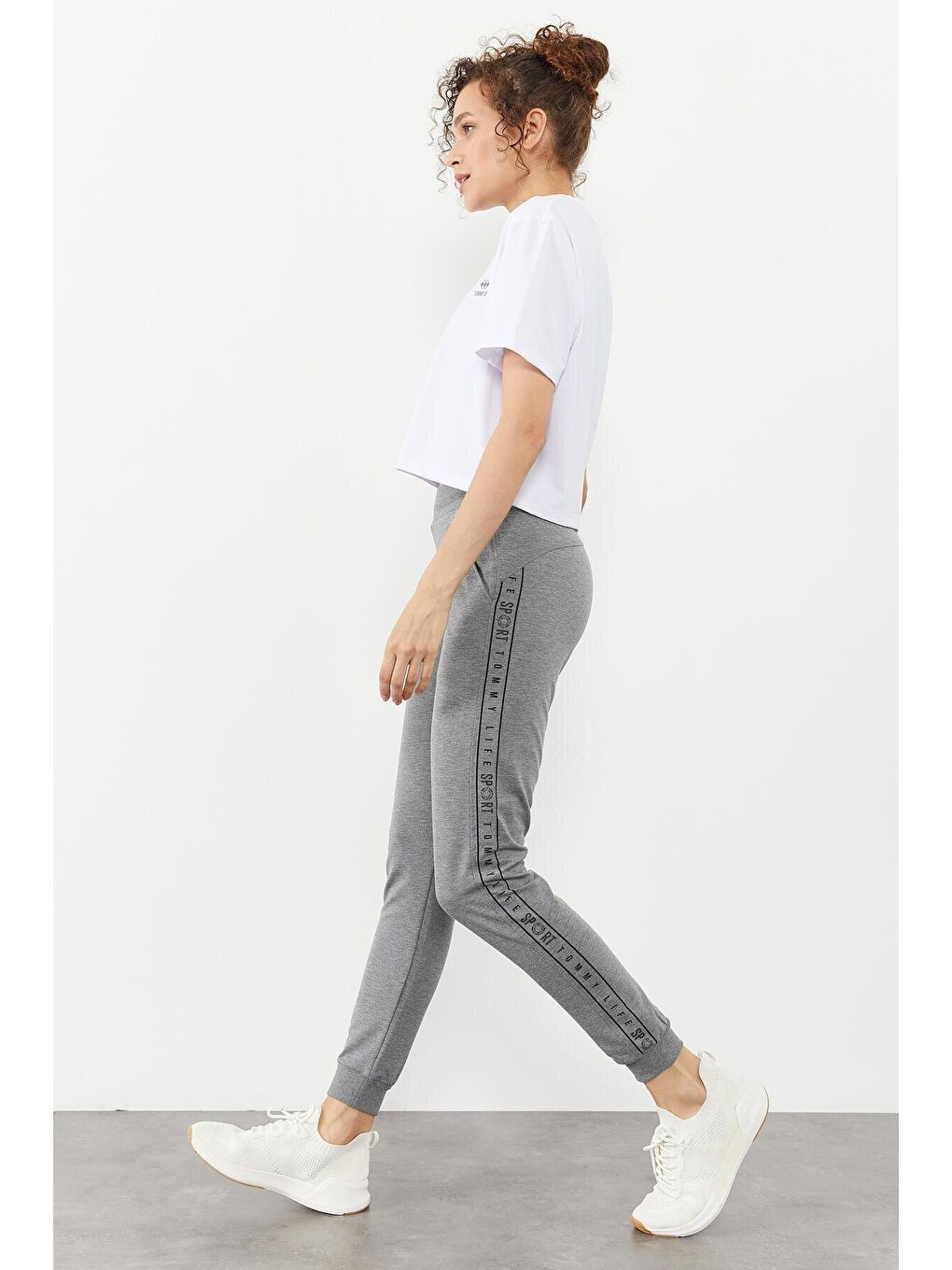 Gri Melanj Yazı Şeritli Jogger Rahat Form Manşetli Kadın Eşofman Alt - 94527-2