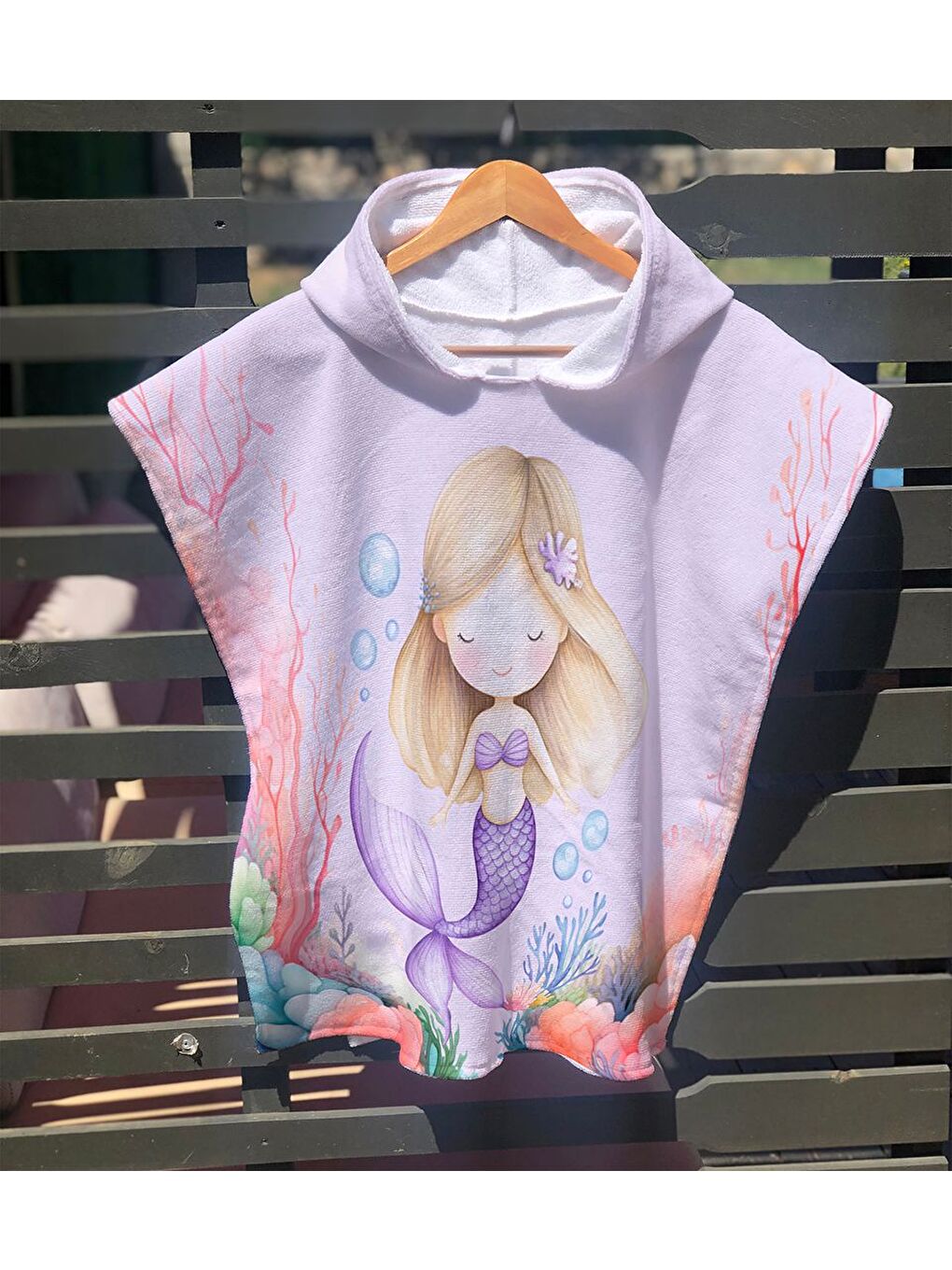 Karışık Deniz Kızı Desenli Panço Modeli