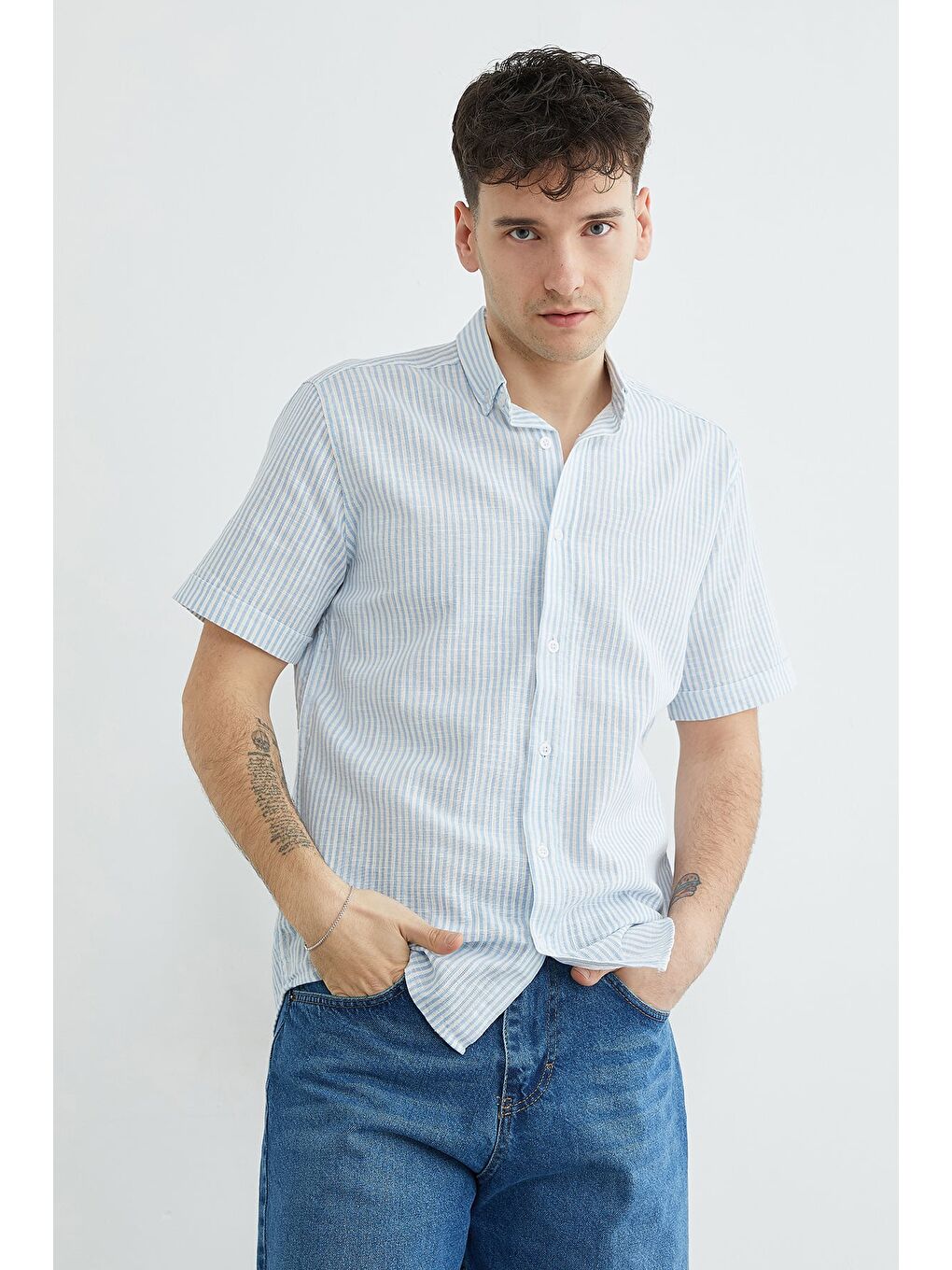 Mavi Çizgili Keten Görünümlü Kısa Kol Gömlek