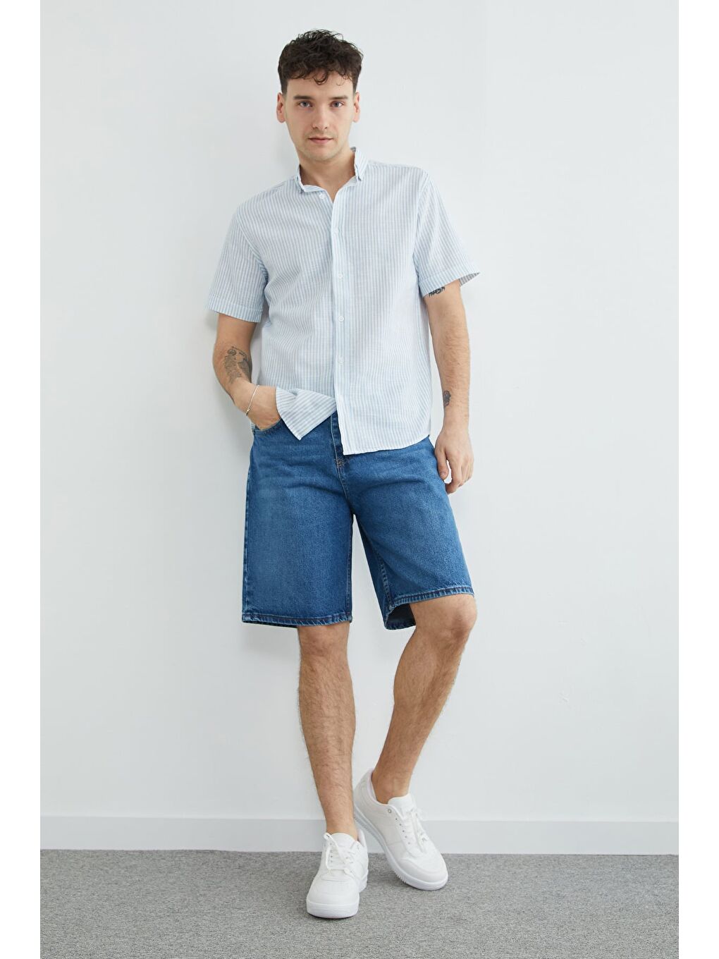 Mavi Çizgili Keten Görünümlü Kısa Kol Gömlek-3