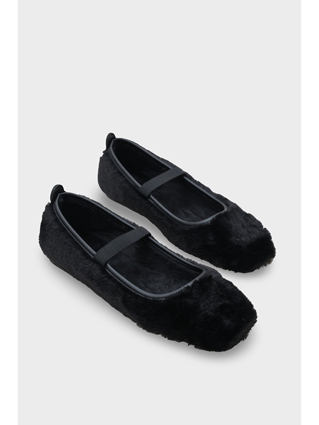 Siyah Ollie Kadın Pelüş Lasitkli Babet-1