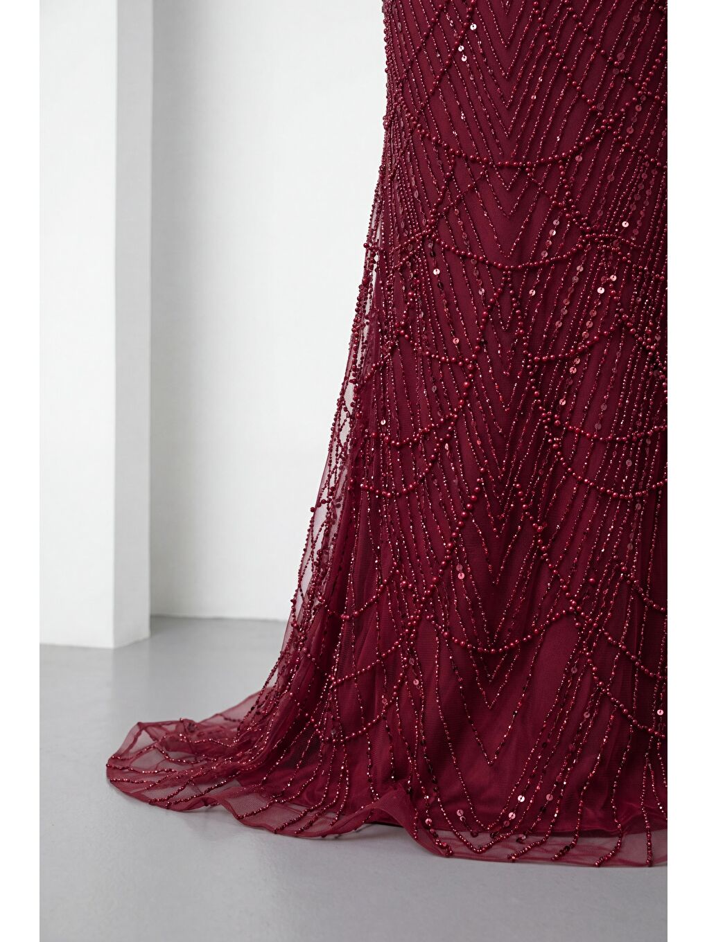 Kadın Bordo Kare Yaka Uzun Kollu Boncuklu Abiye Elbise-3