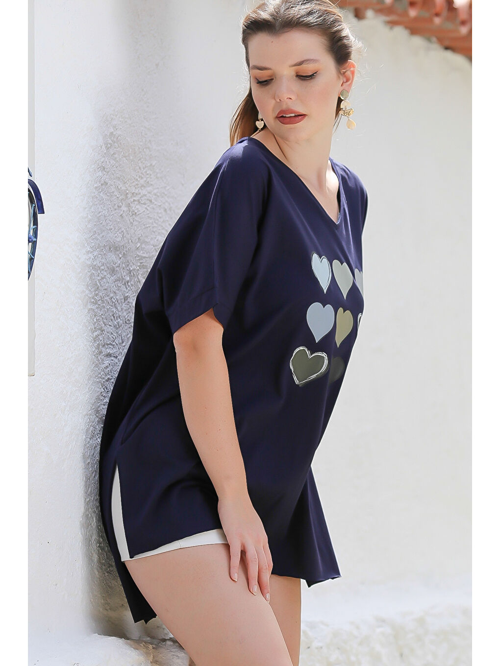 Lacivert V Yaka Kısa Kol Baskılı Arkası Uzun Örme Oversize Casual T-Shirt-4