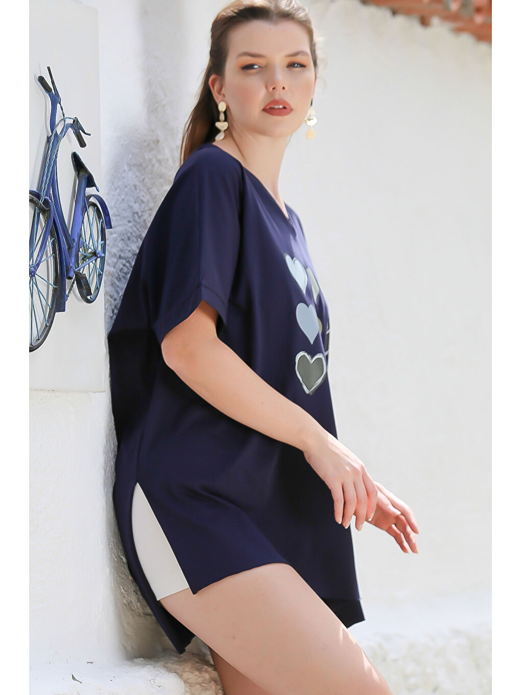 Lacivert V Yaka Kısa Kol Baskılı Arkası Uzun Örme Oversize Casual T-Shirt-5