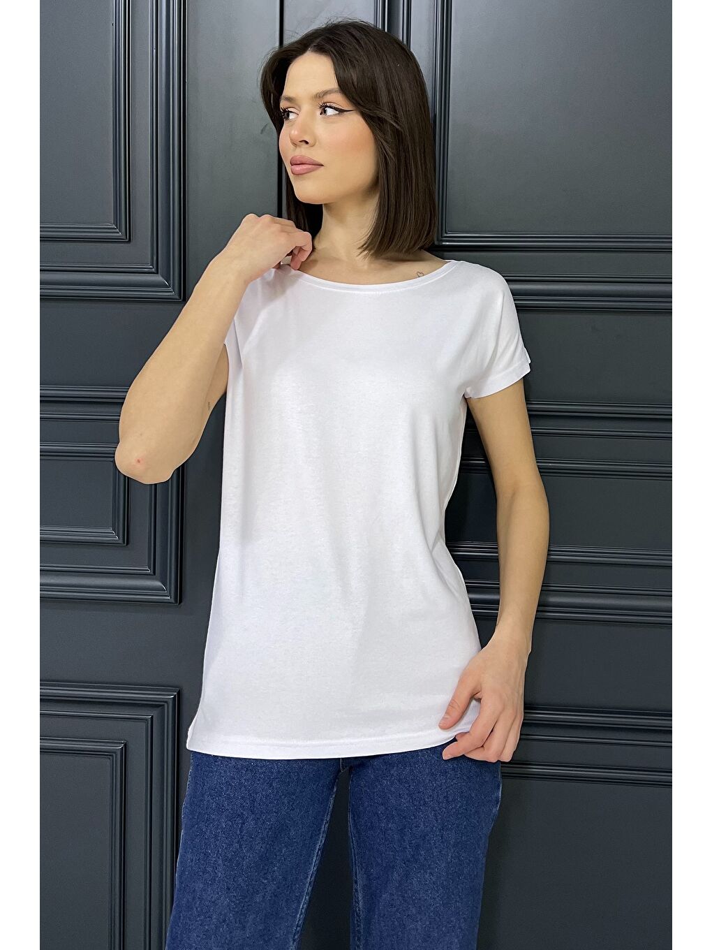 Beyaz Kadın Bisiklet Yaka Tişört