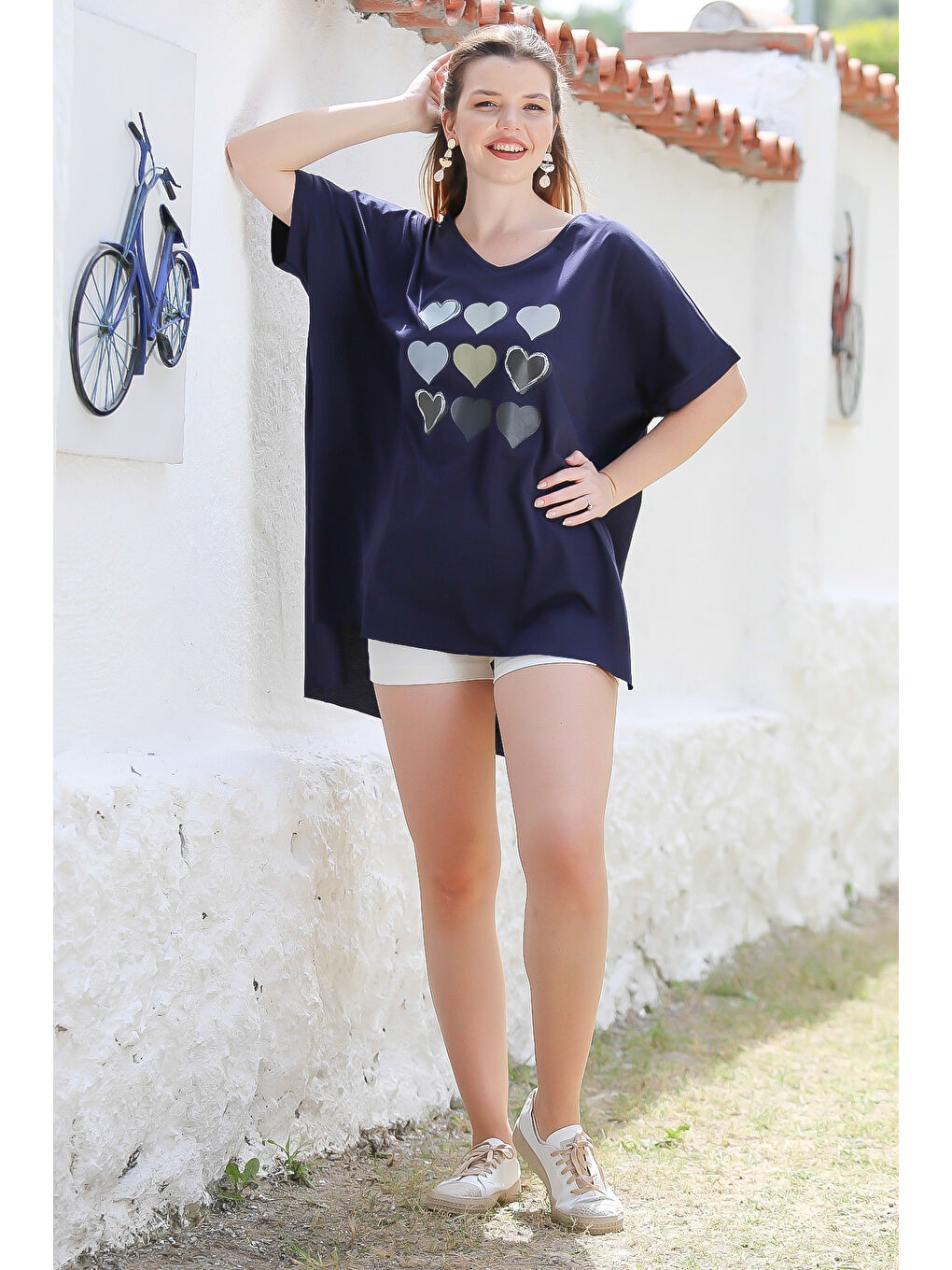 Lacivert V Yaka Kısa Kol Baskılı Arkası Uzun Örme Oversize Casual T-Shirt-7