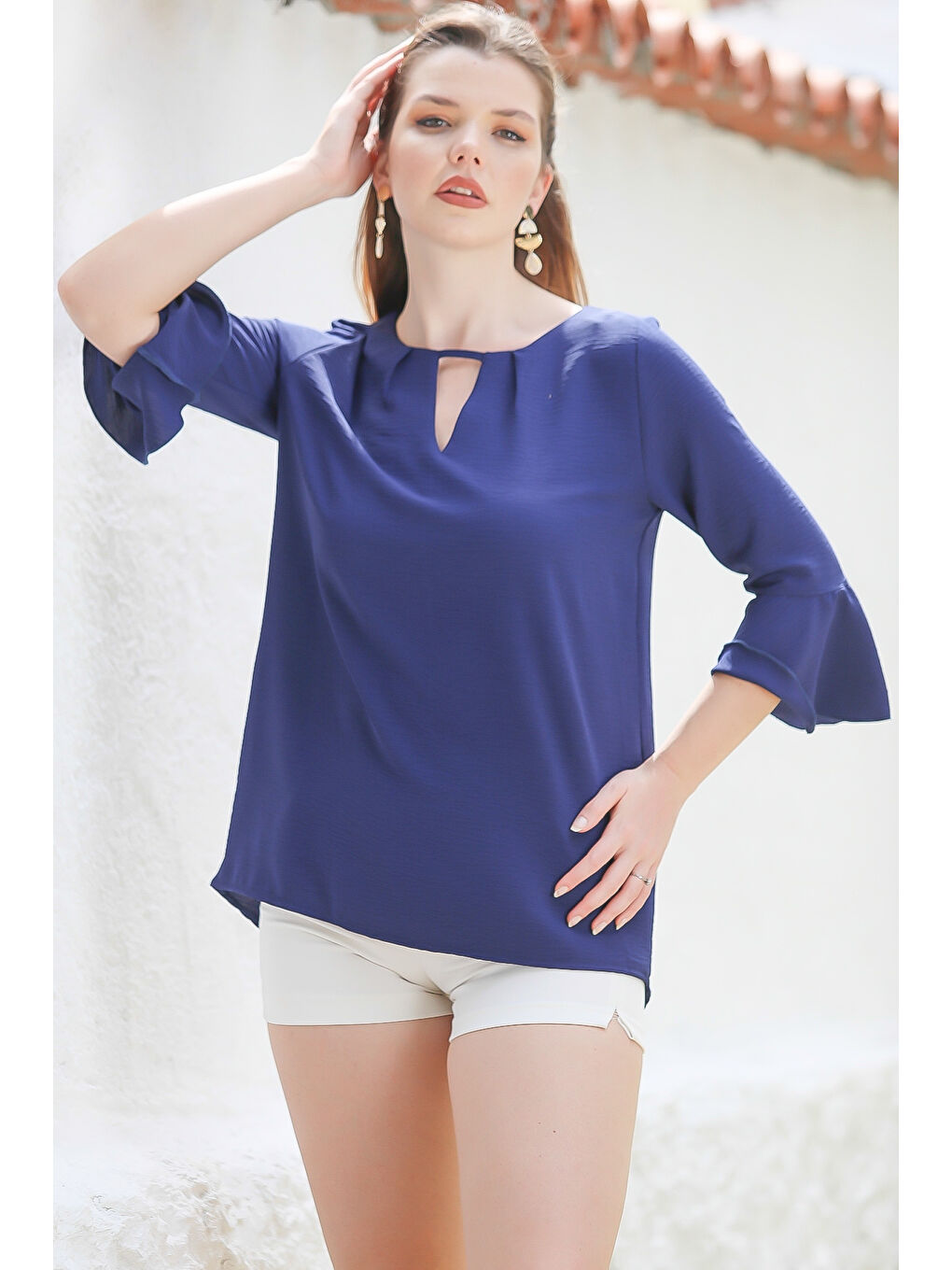 Mavi Yuvarlak Yaka 3/4 Kol Kol Ucu Fırfırlı Dokuma Casual Bluz