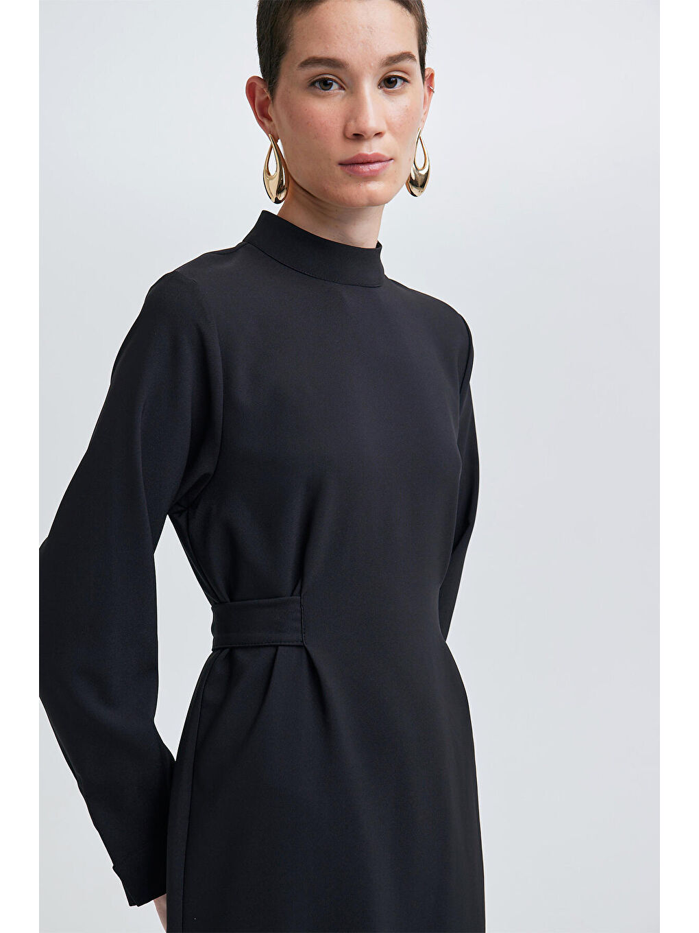 Siyah Beli Kemerli Krep Elbise-4