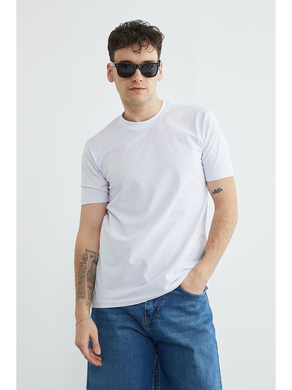 Beyaz Basic Bisiklet Yaka Tişört-2