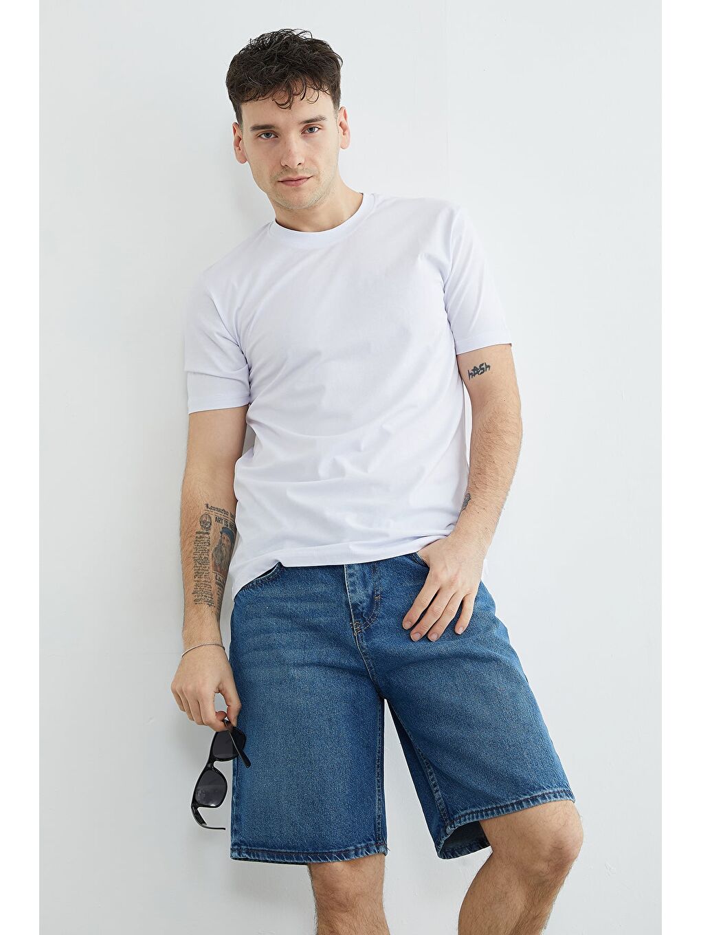 Beyaz Basic Bisiklet Yaka Tişört-3