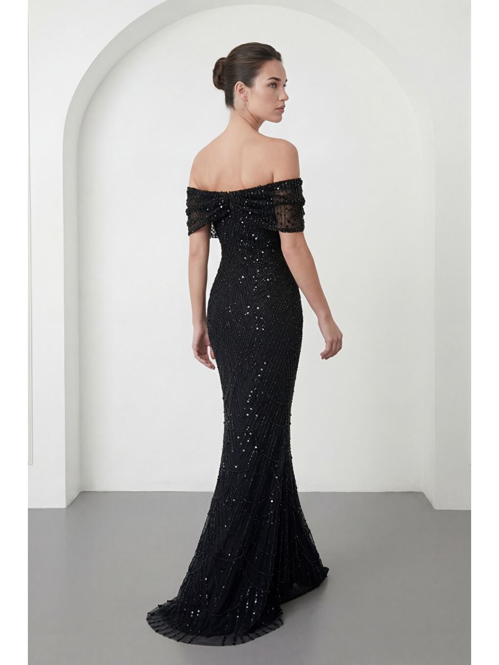 Kadın Siyah Kayık Yaka Boncuklu Uzun Balık Abiye Elbise-5