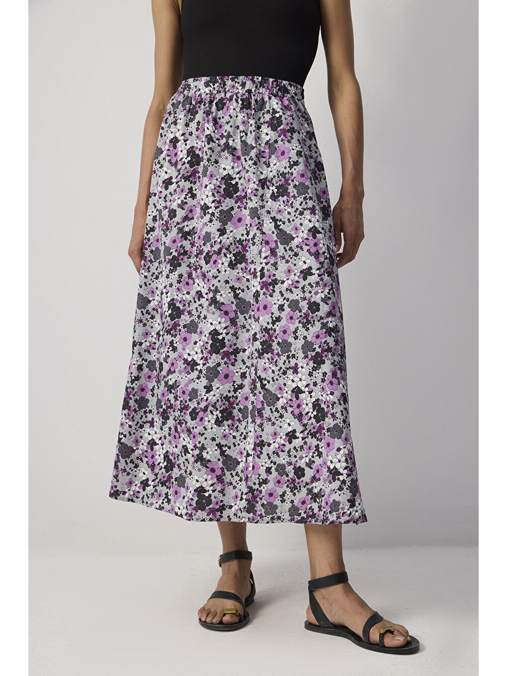 Siyah Çiçek Desenli Etek-1