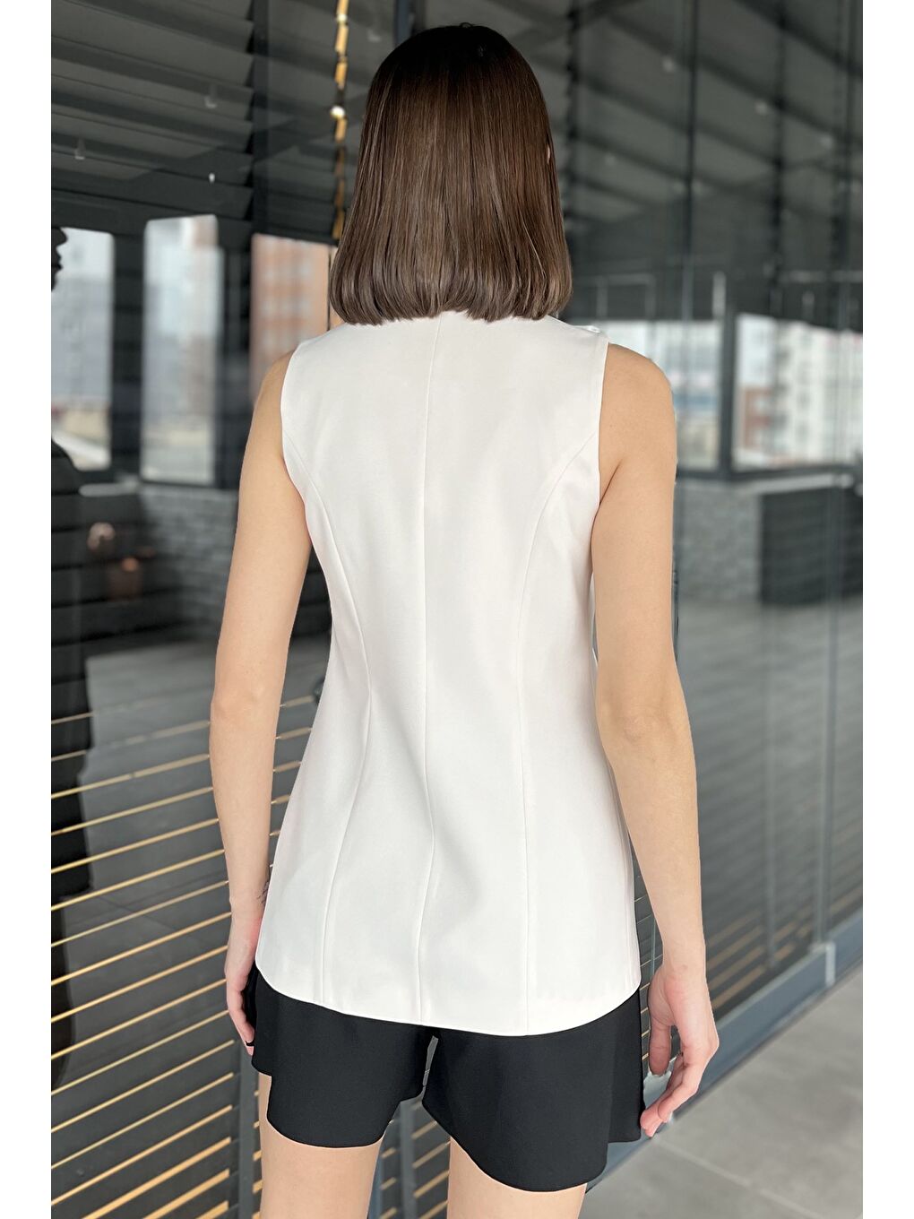 Ekru Astarlı Düğme Detaylı Kadın Yelek-3