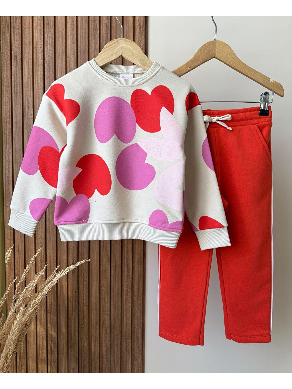 Karışık Kız Çocuk Pamuklu Kalp Desenli Sweatshirt Ve Kırmızı Eşofman Takım-5