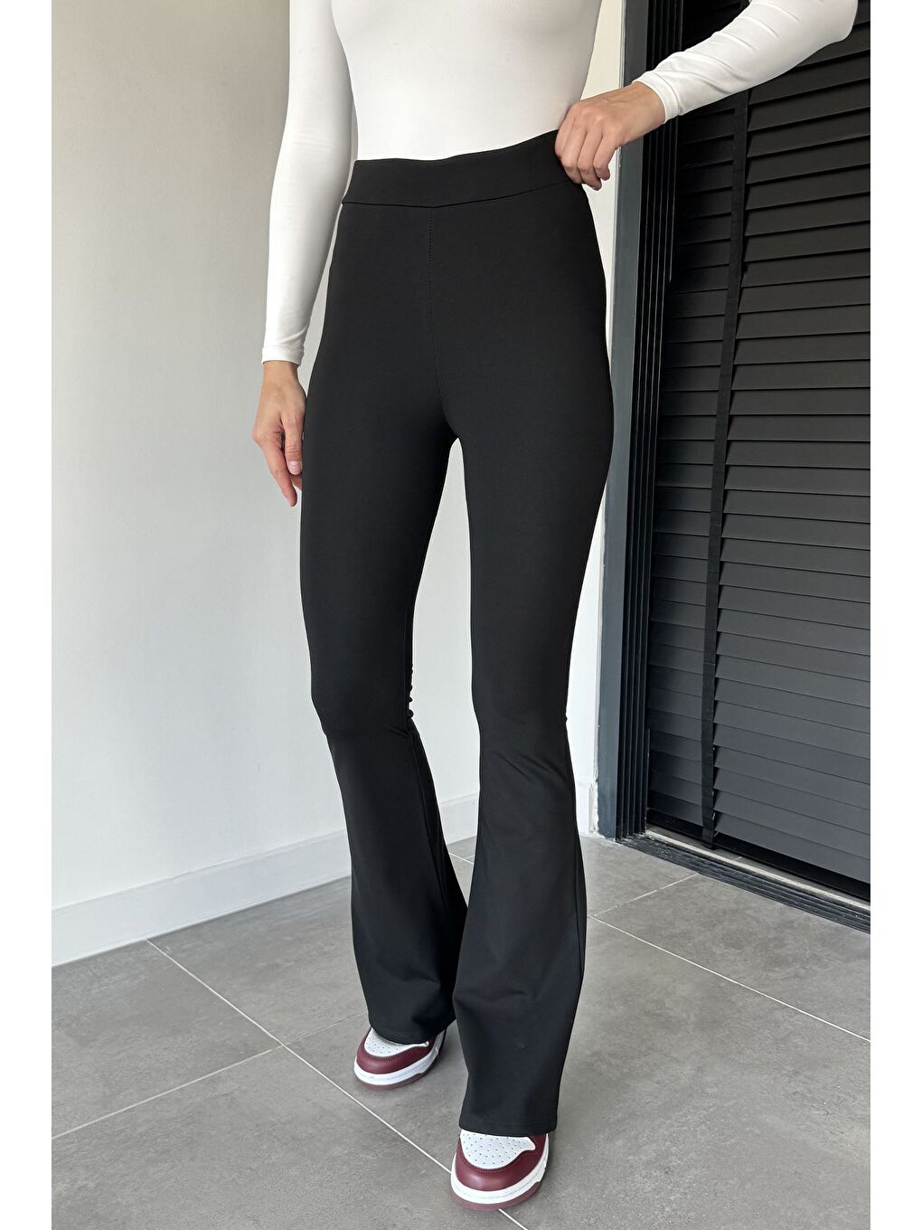 Siyah Kadın Yüksek Bel İspanyol Paça Elastanlı Tayt